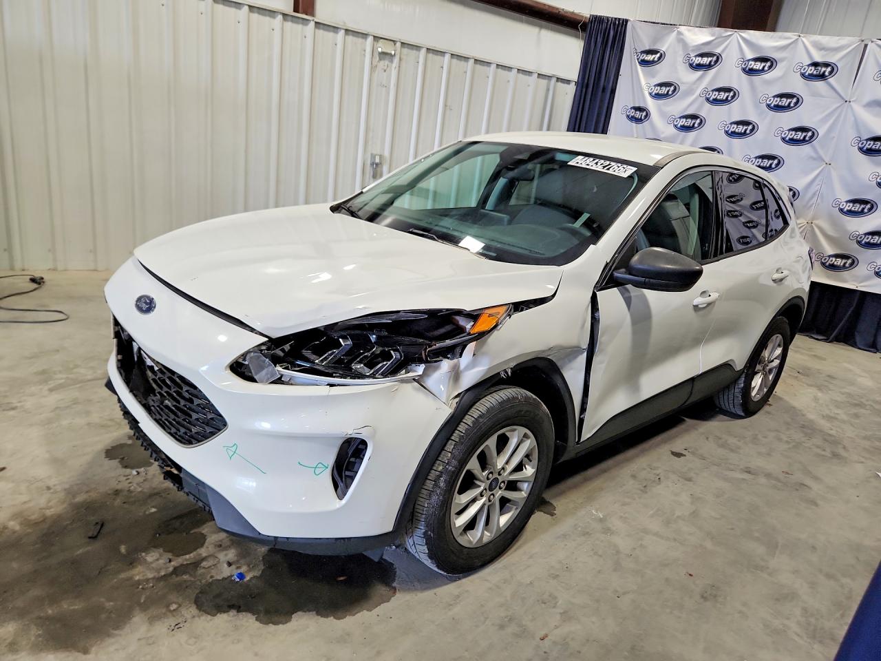 Salvage Ford Escape Image
