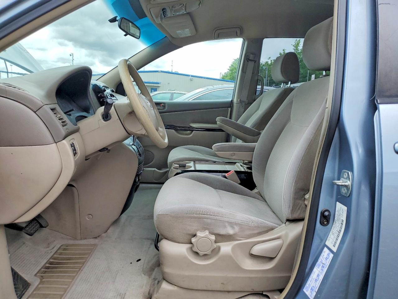 Toyota Sienna Le 8 Passenger