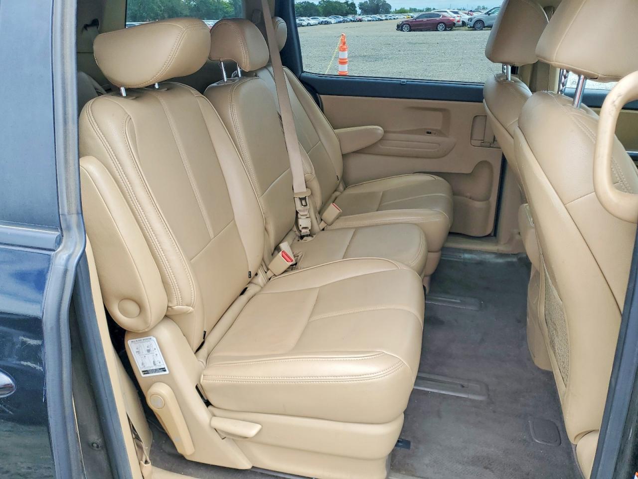 Kia Sedona Lx
