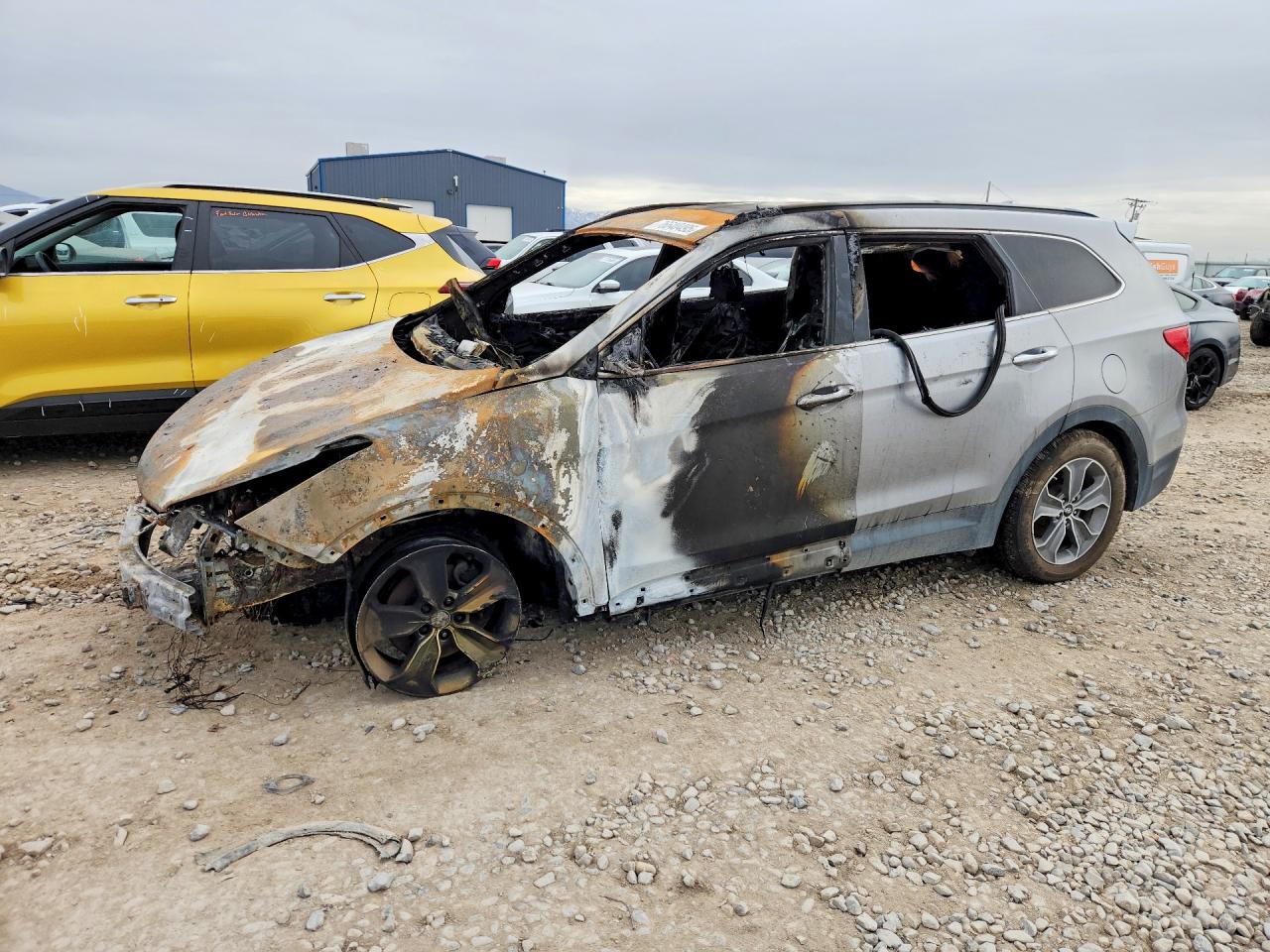 Salvage Hyundai SANTA FE Image