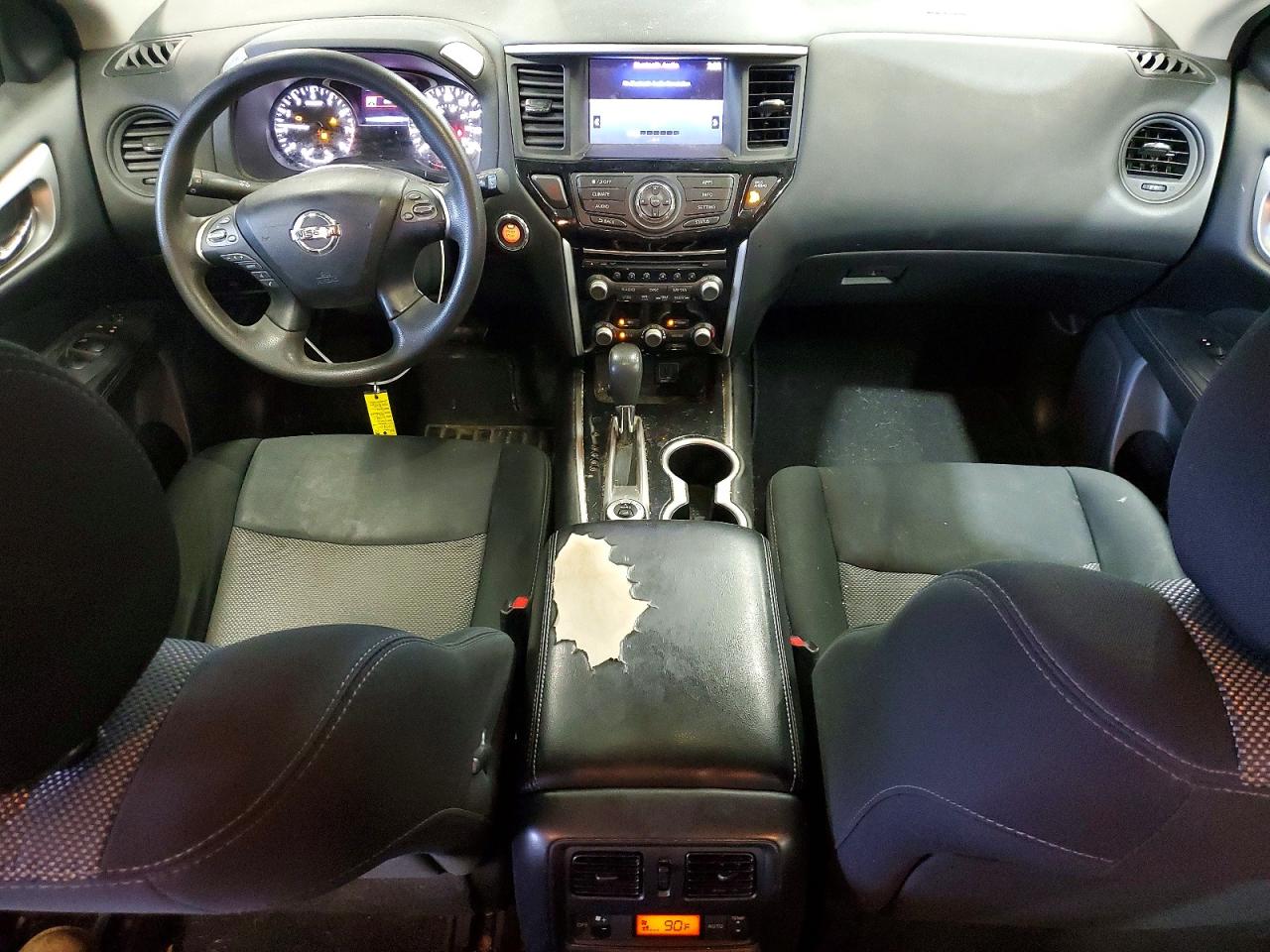 Nissan Pathfinder S