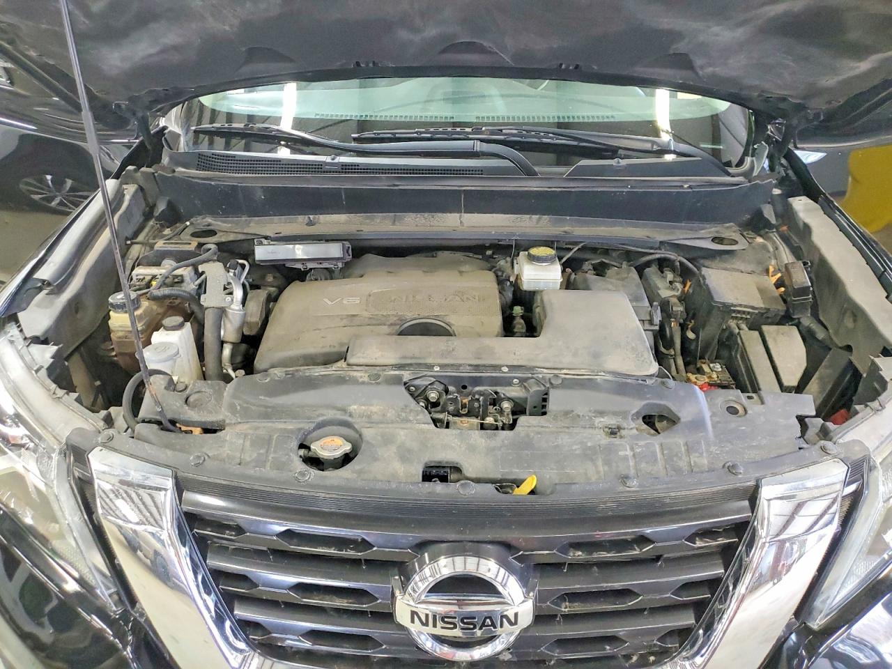 Nissan Pathfinder S