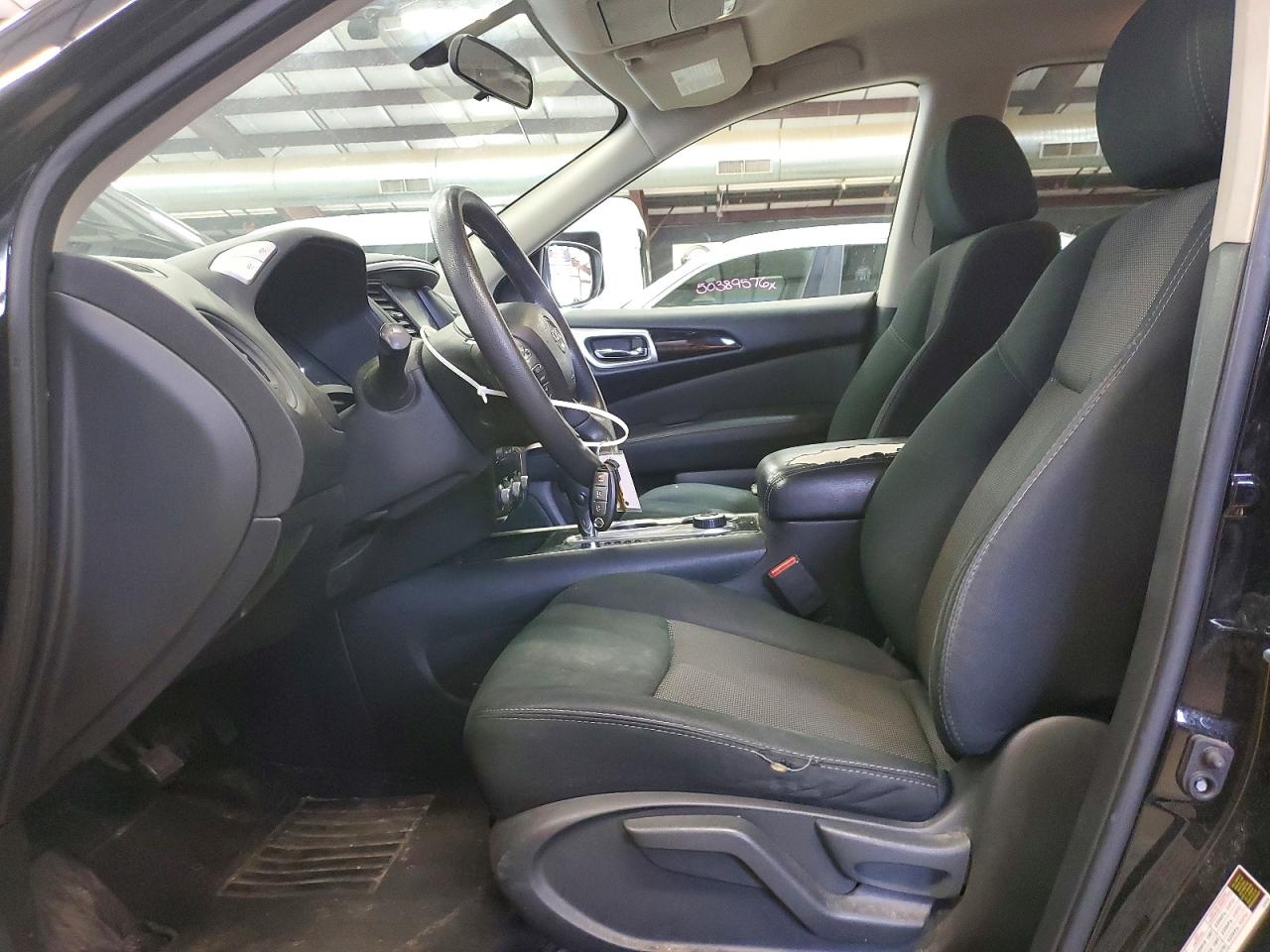 Nissan Pathfinder S