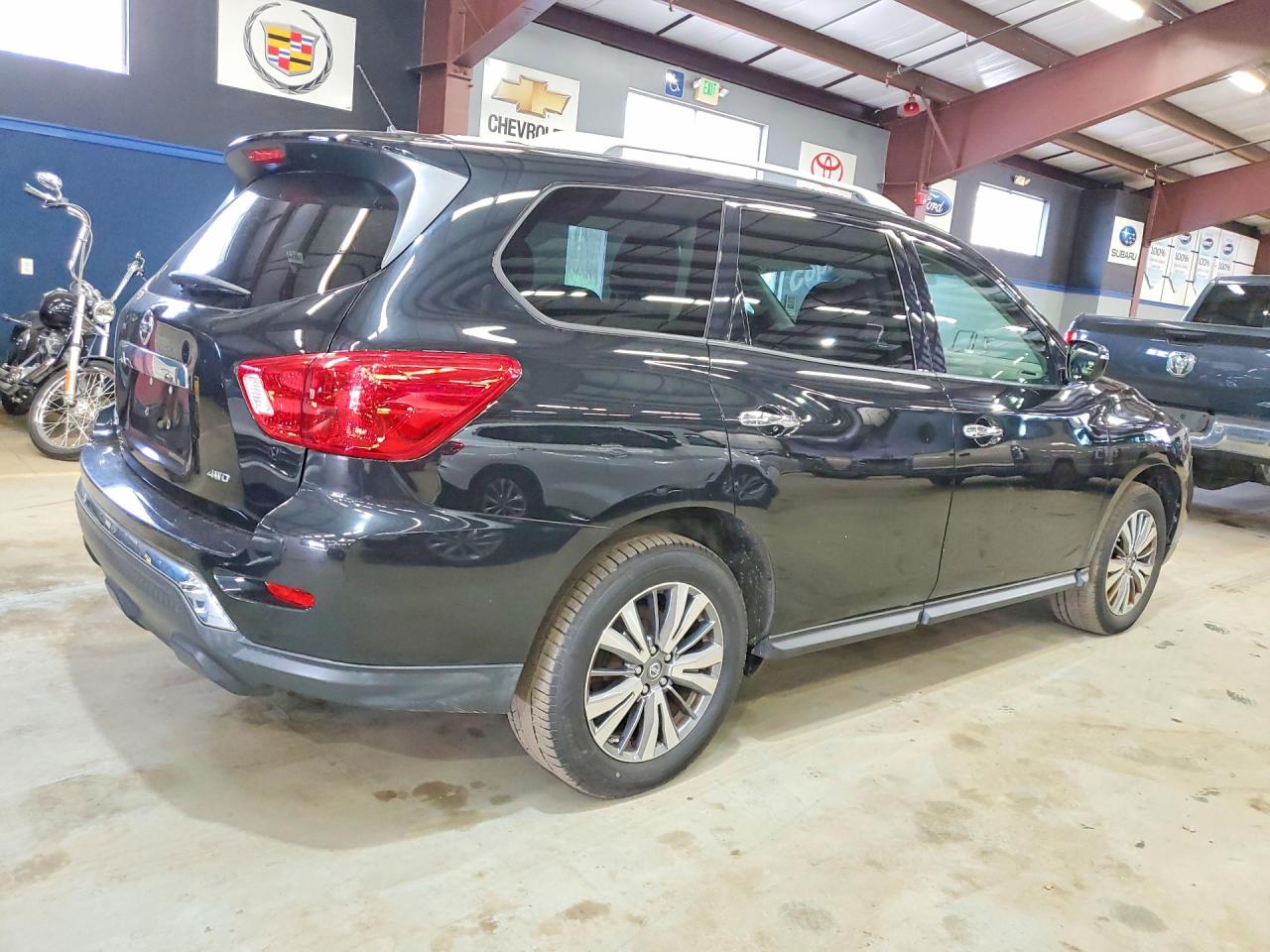 Nissan Pathfinder S