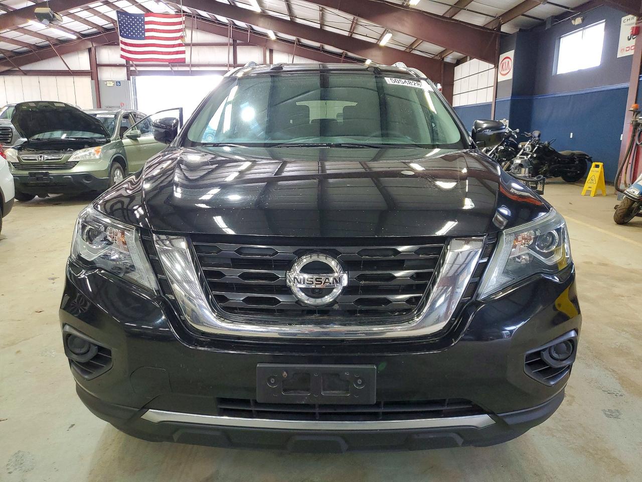 Nissan Pathfinder S