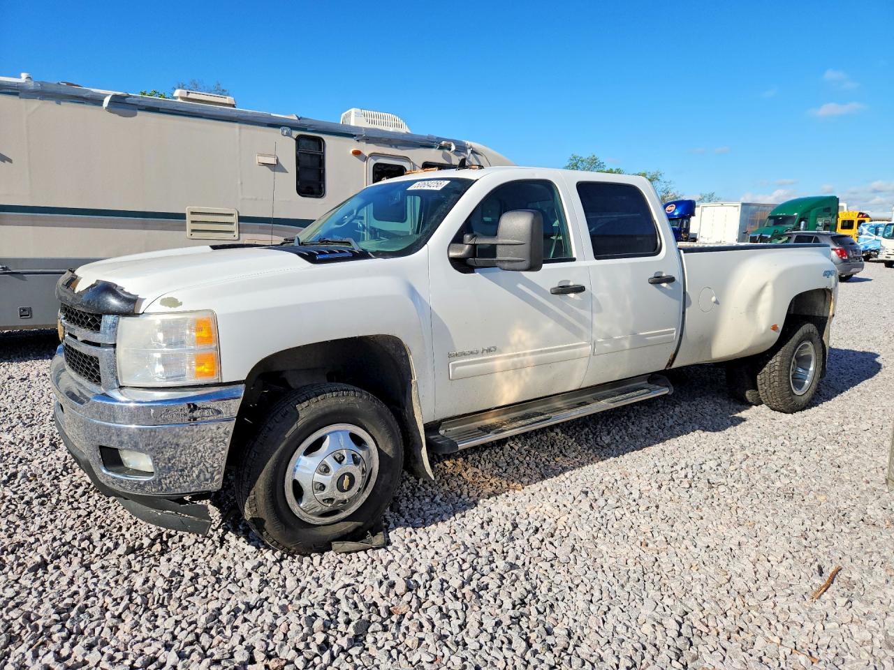 Salvage Chevrolet Silverado Image