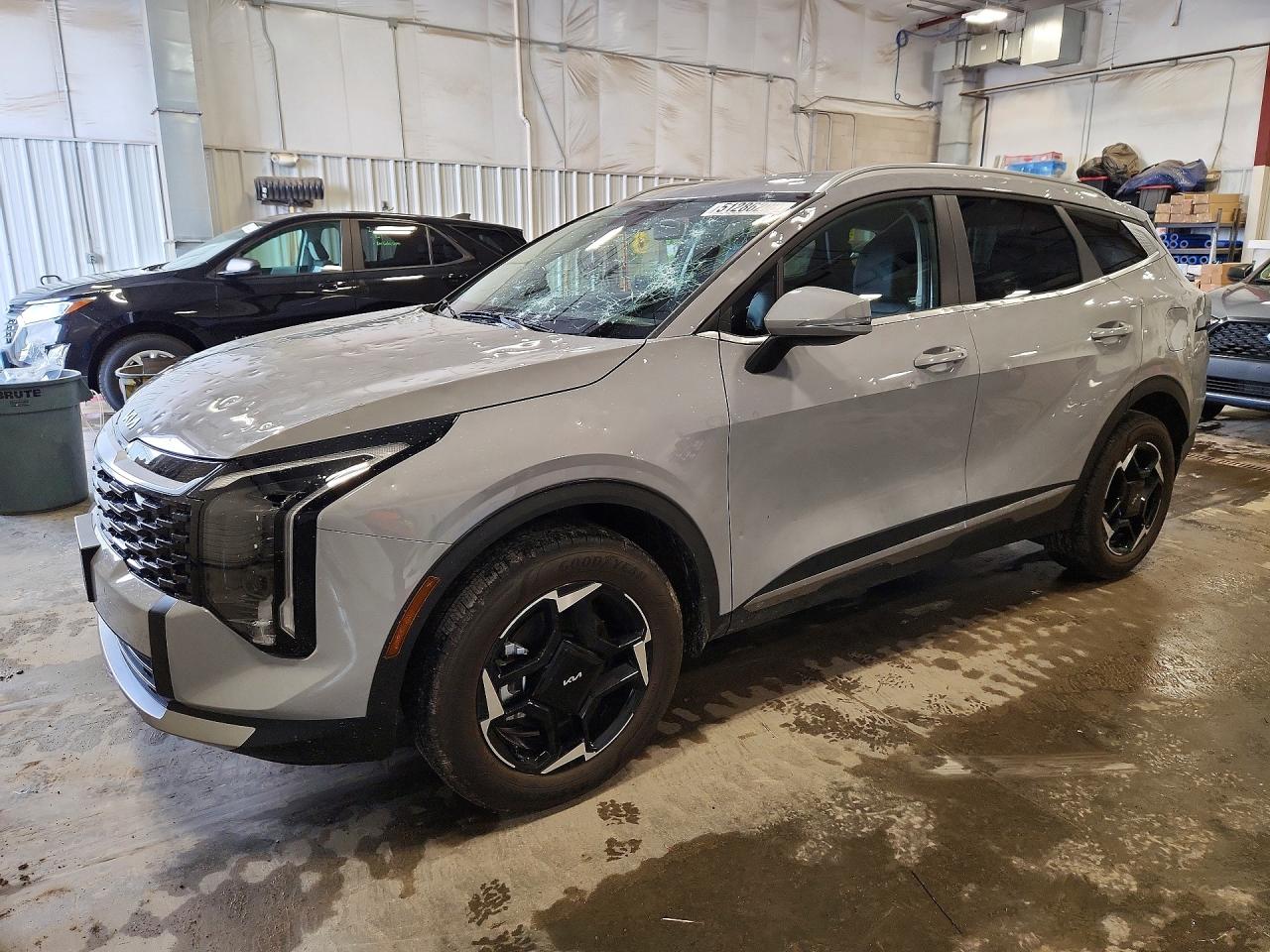 Salvage Kia Sportage Image