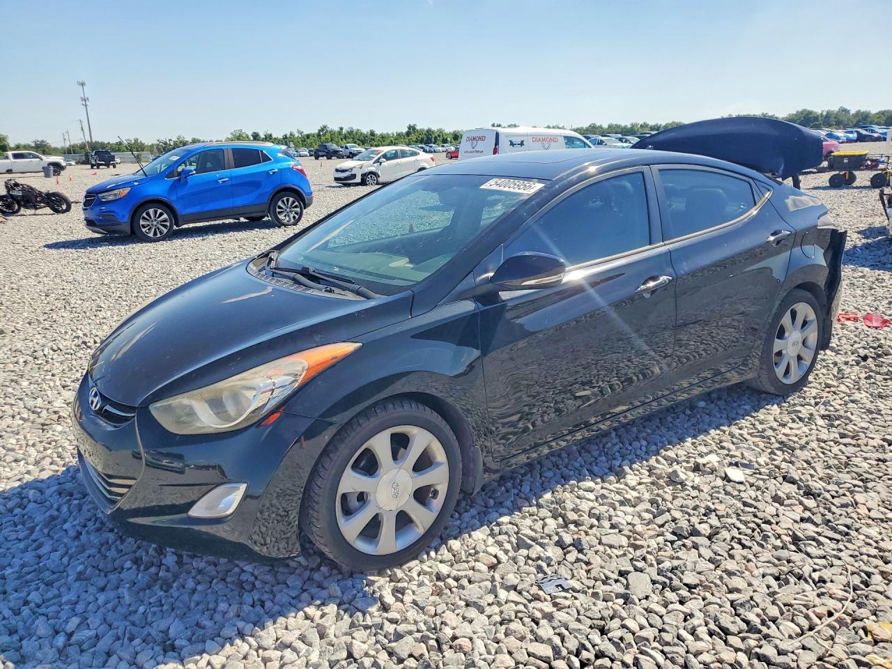 Salvage Hyundai ELANTRA Image