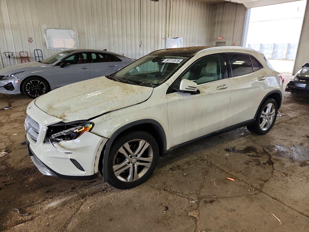 Salvage Mercedes-Benz GLA Image