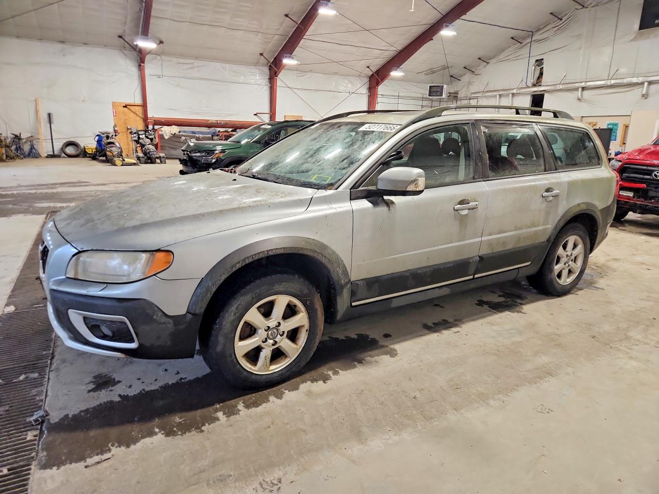 Salvage Volvo XC70 Image