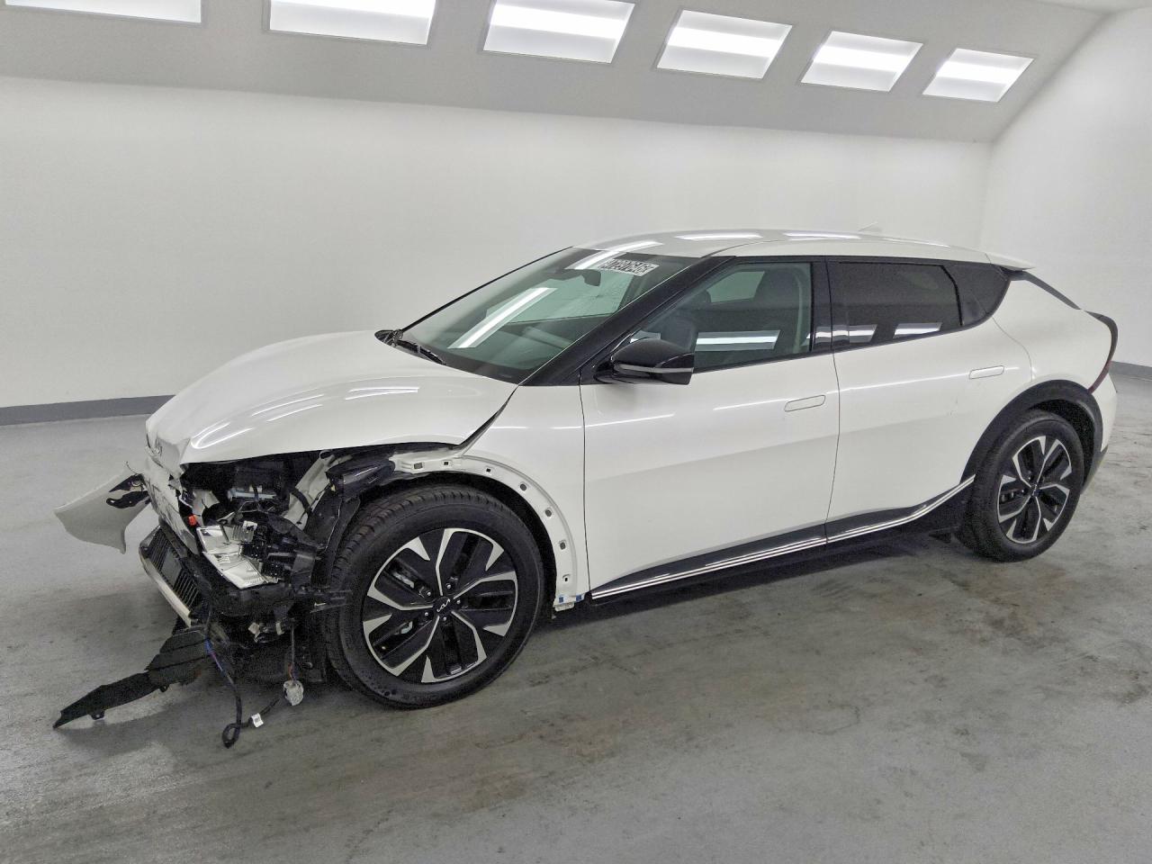 Salvage Kia EV6 Image