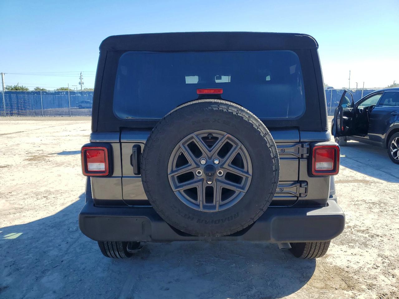 Jeep Wrangler Sport