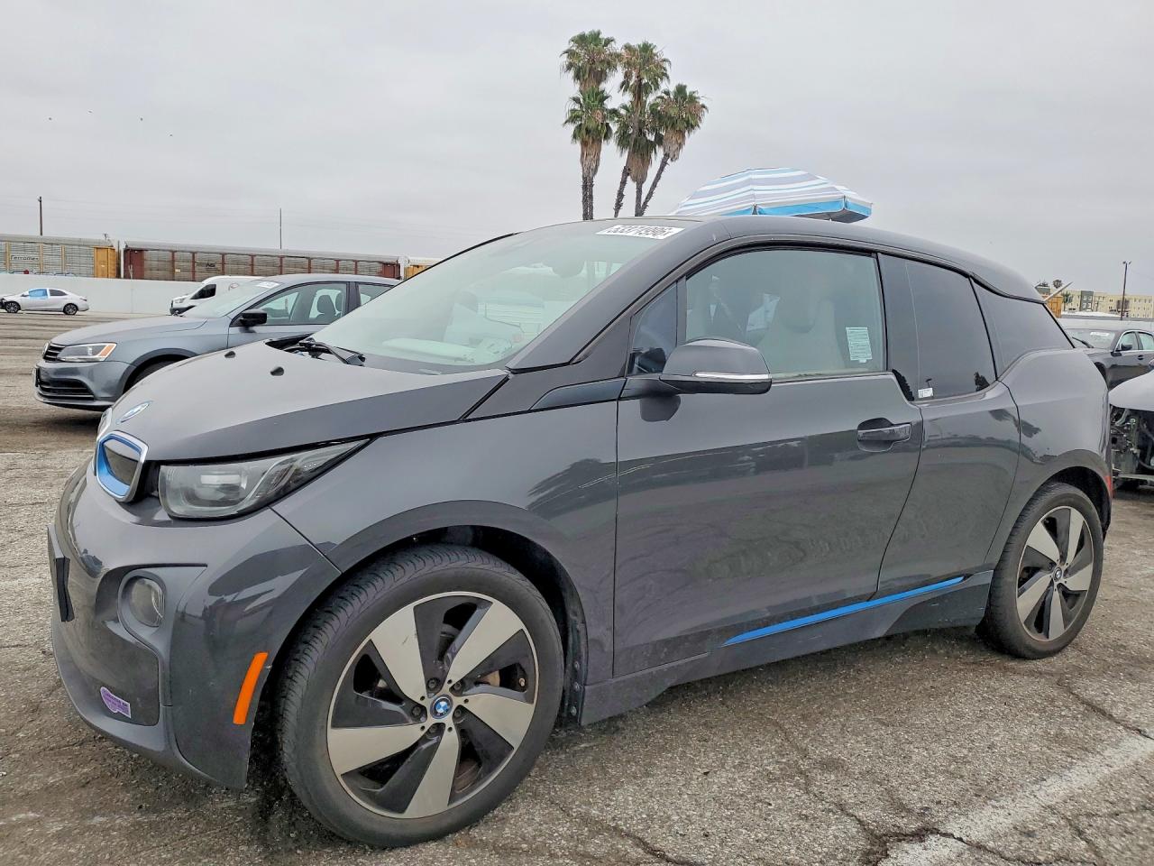 Salvage BMW i-Series Image