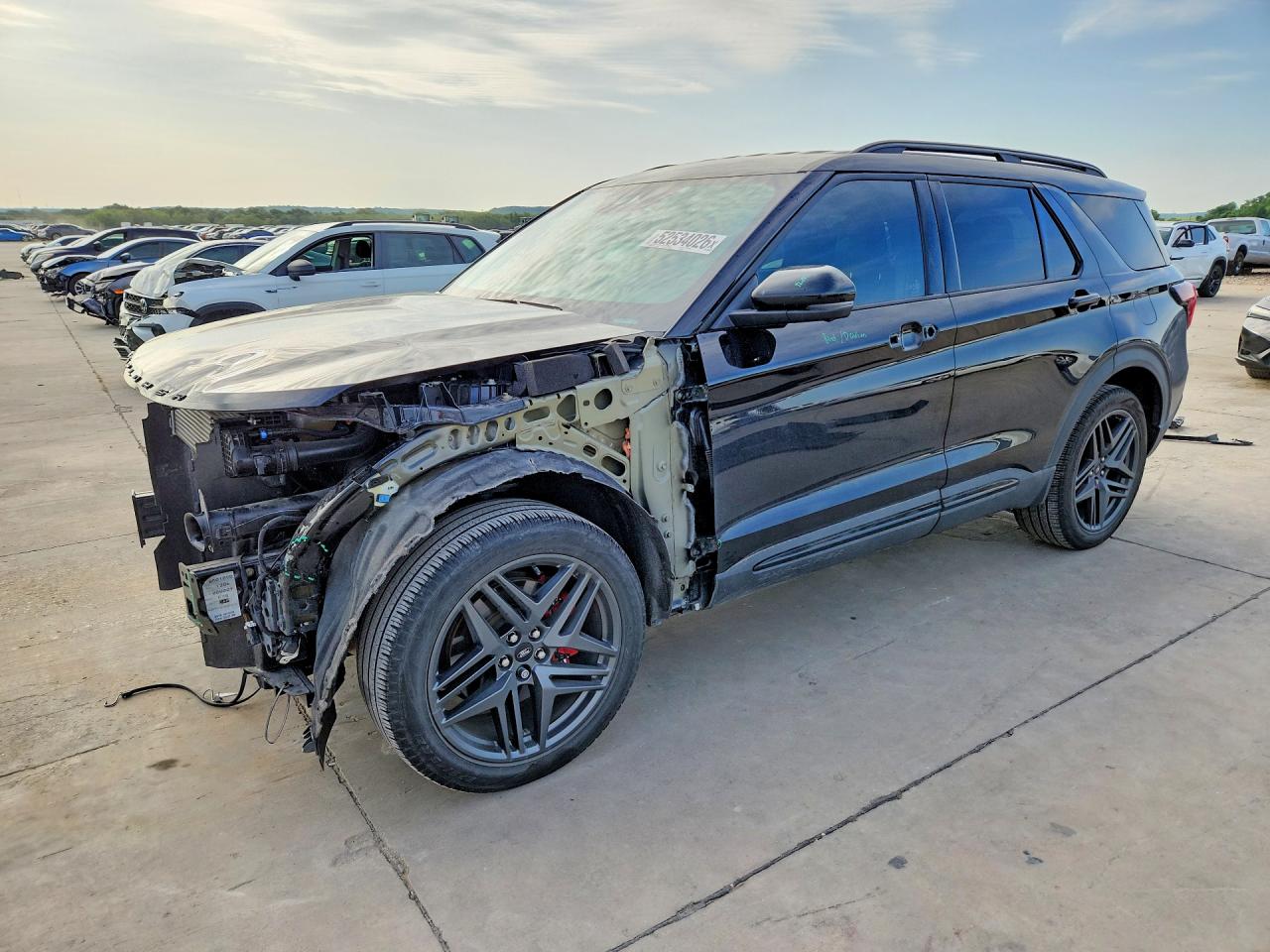 Salvage Ford Explorer Image