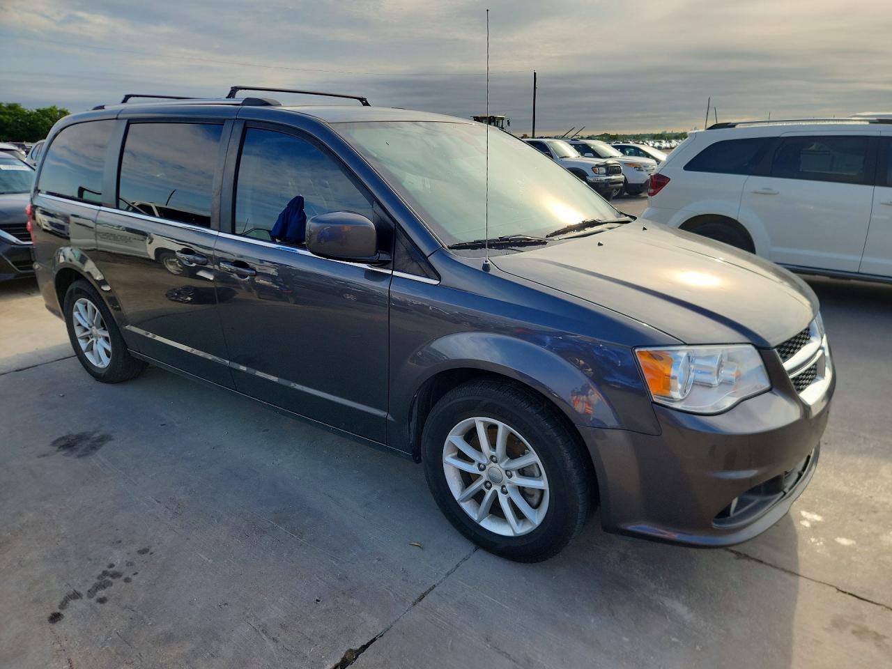 Dodge Caravan Sxt
