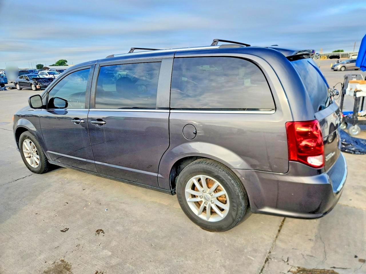 Dodge Caravan Sxt