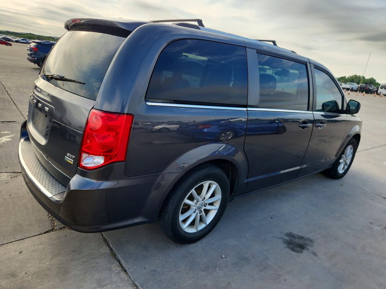 Dodge Caravan Sxt