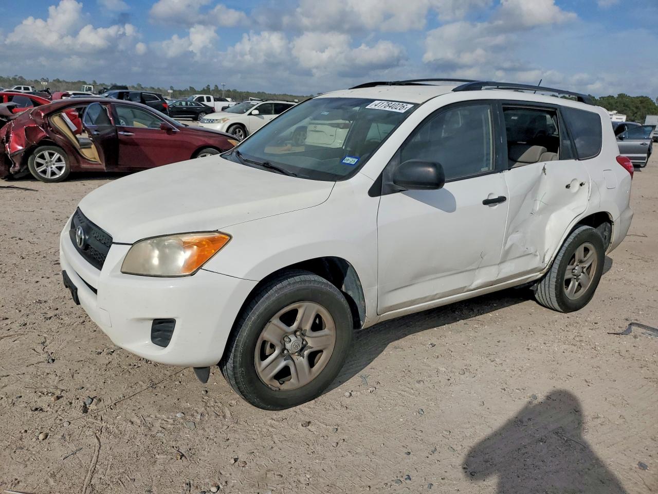 Salvage Toyota RAV4 Image