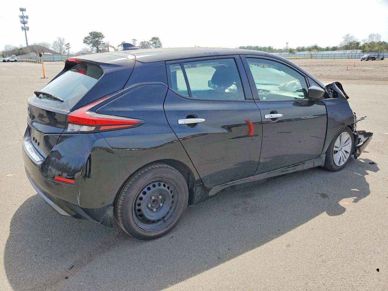 Nissan LEAF S