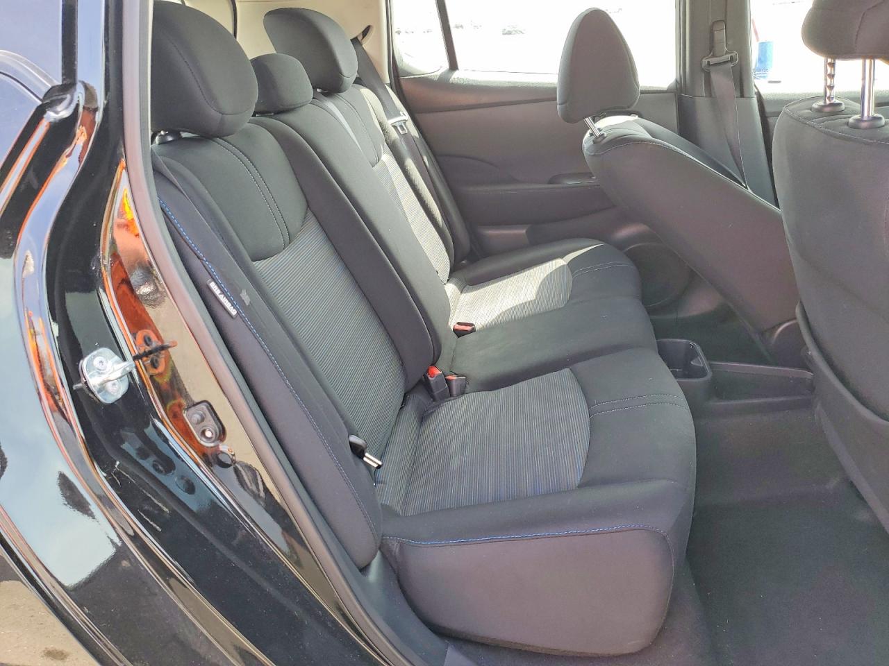 Nissan LEAF S