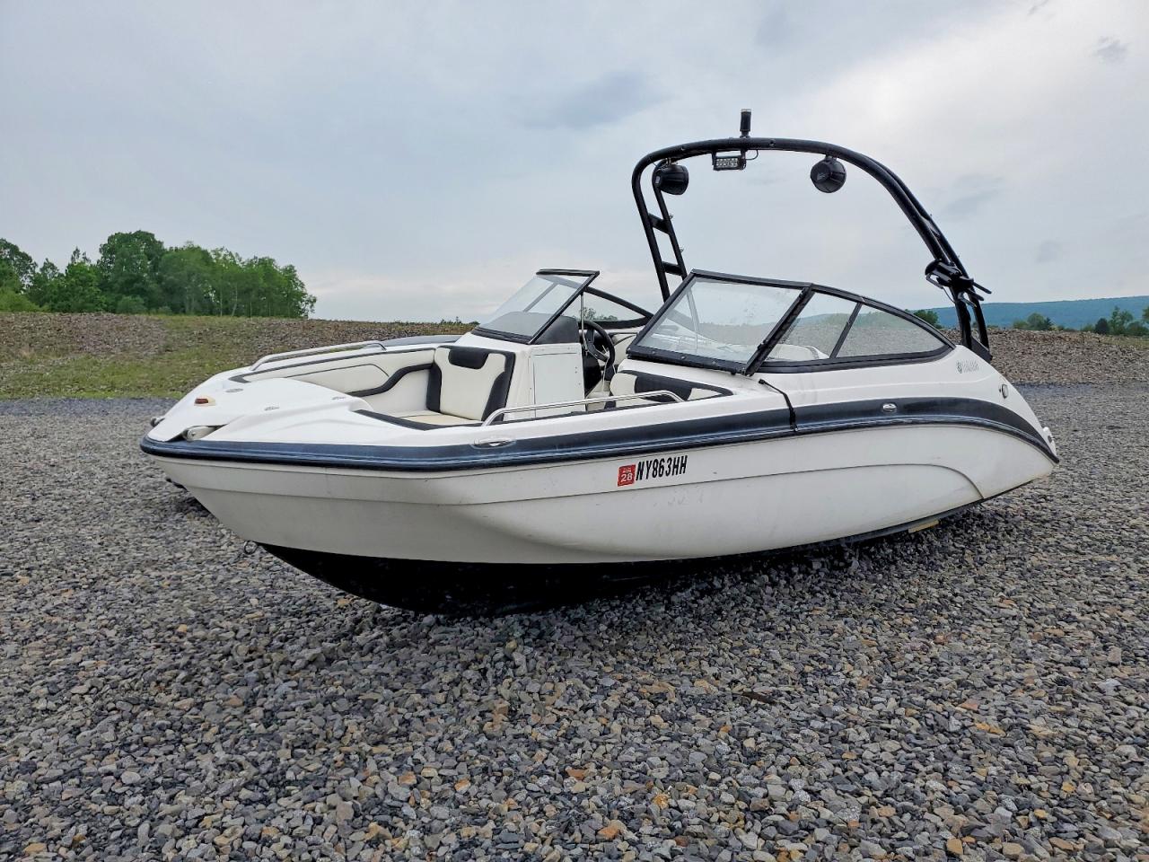 Yamaha Boat