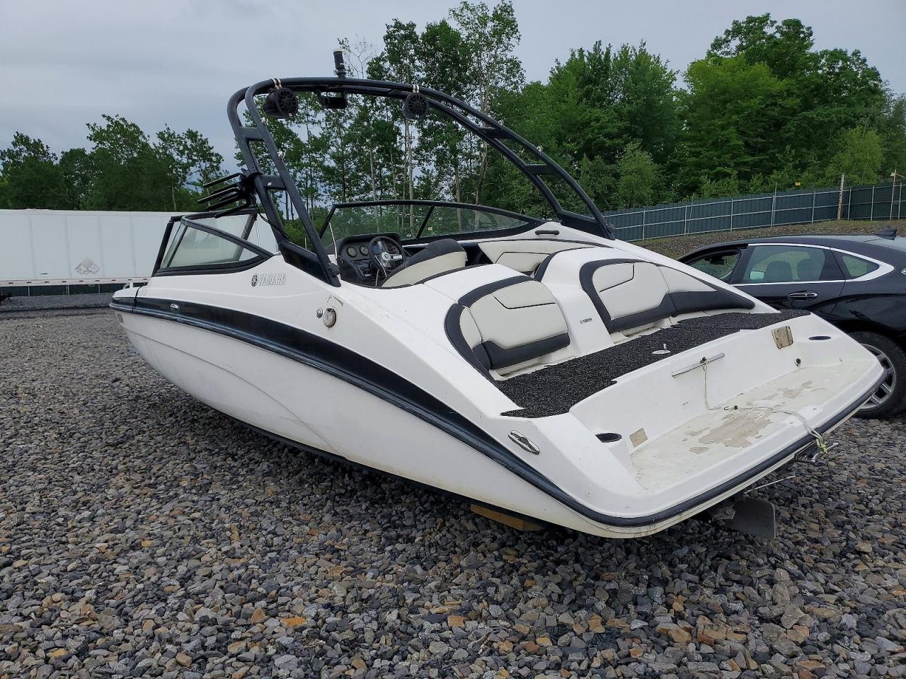 Yamaha Boat