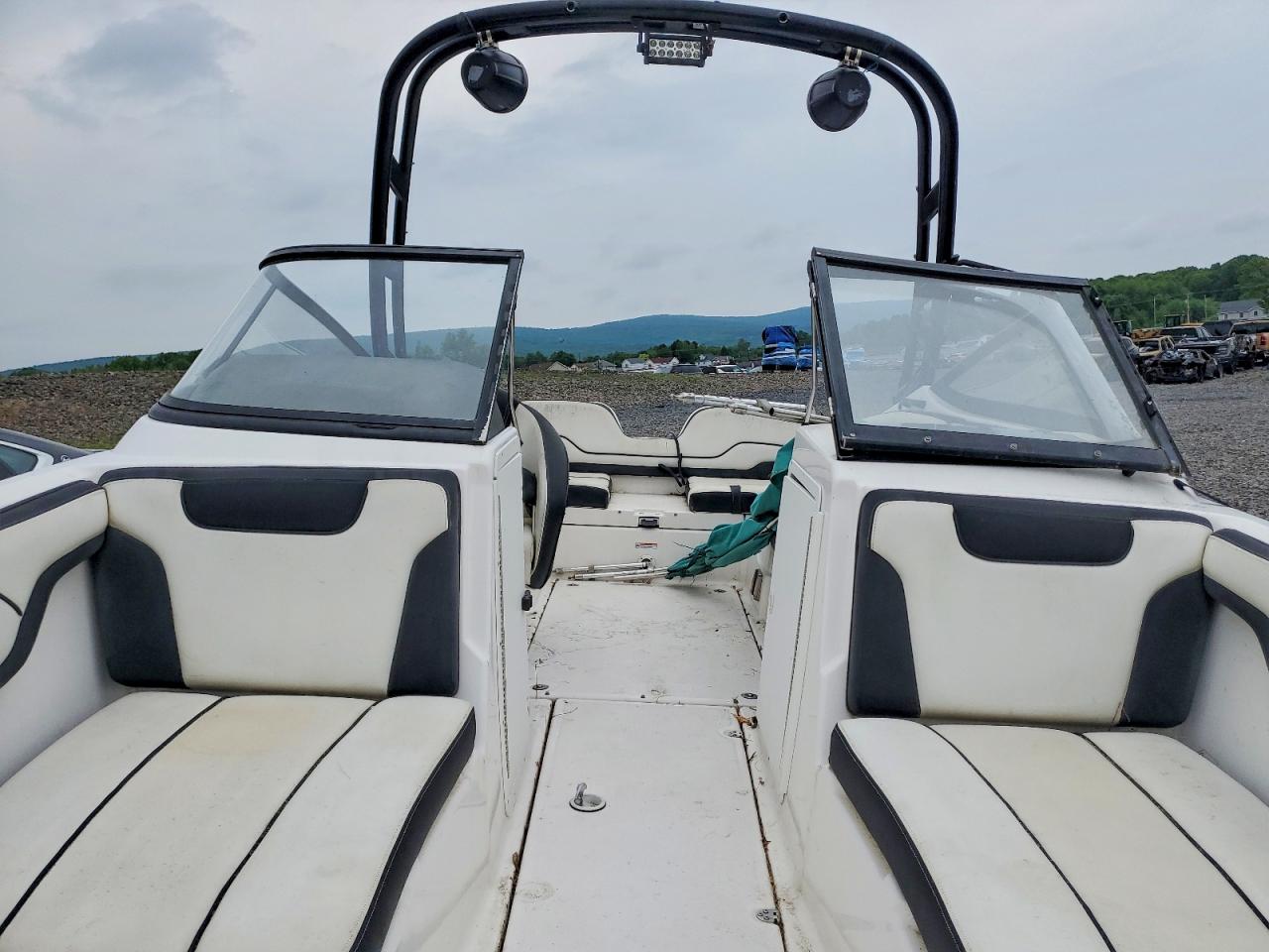 Yamaha Boat