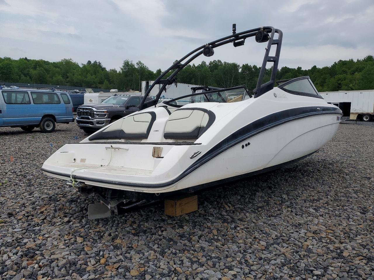 Yamaha Boat