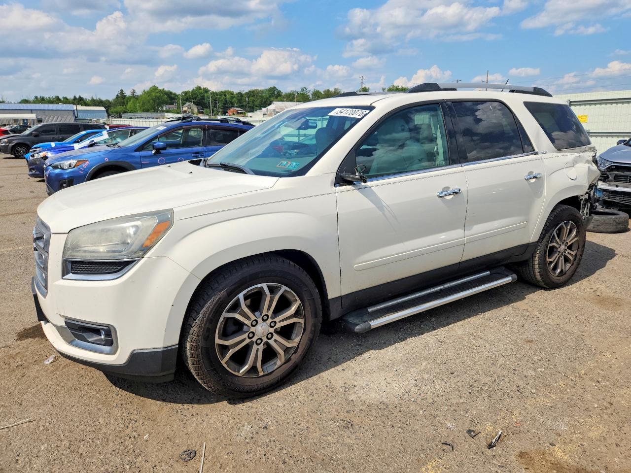 Salvage GMC Acadia Image
