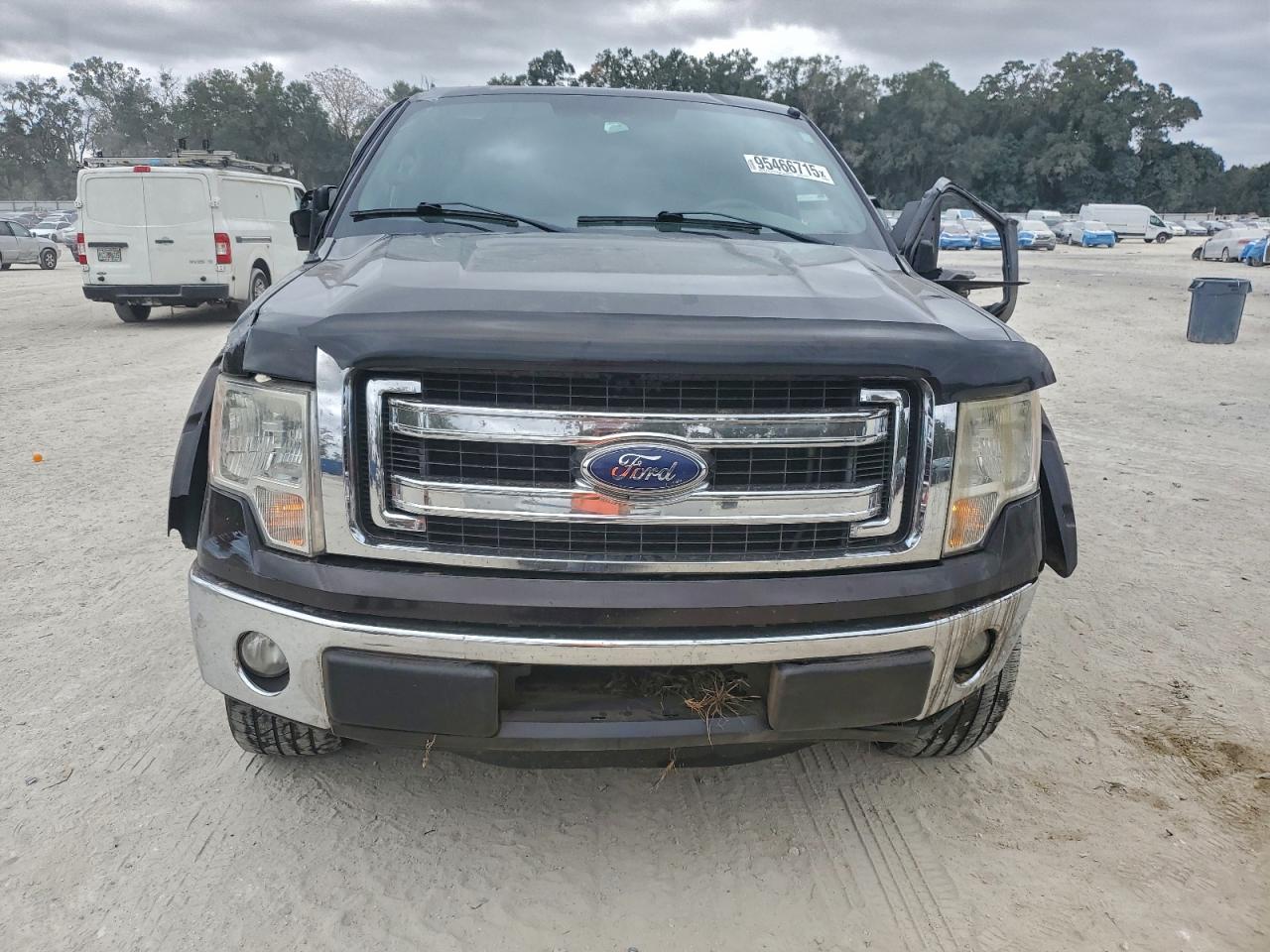 Ford F-150 Super Cab