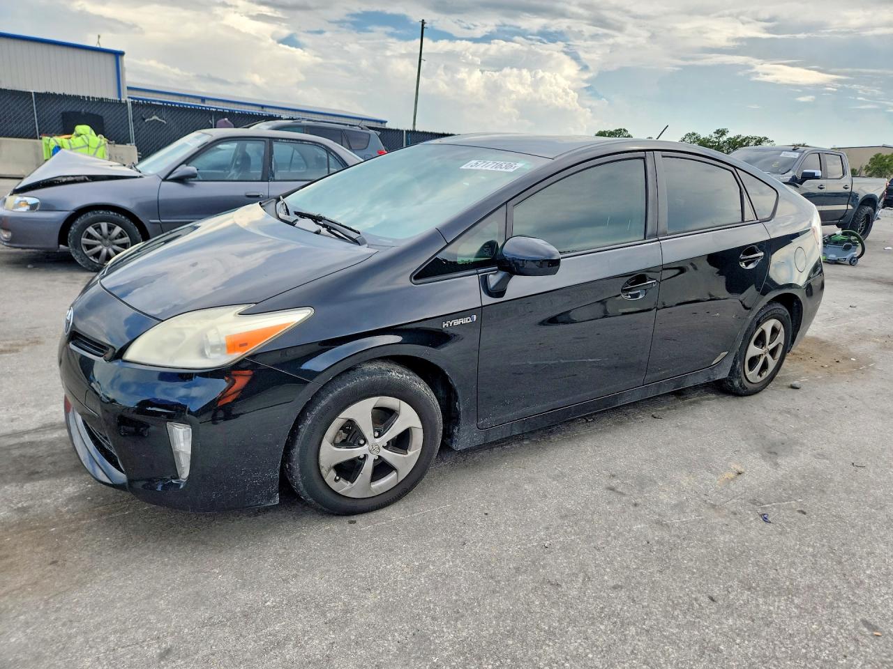 Salvage Toyota Prius Image