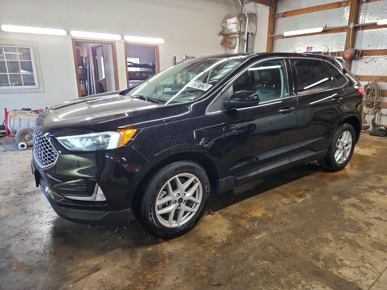 Salvage Ford Edge Image
