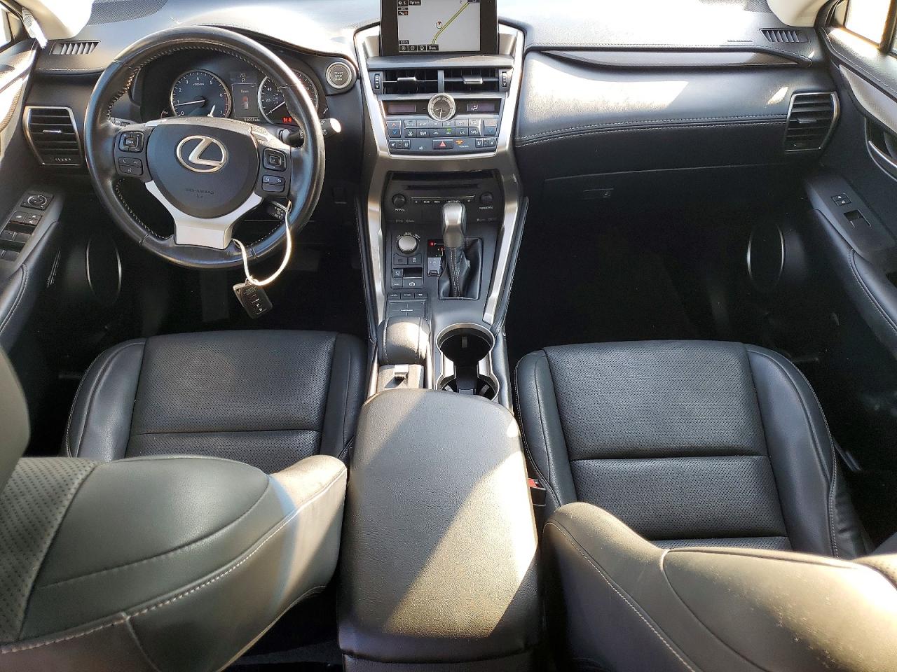 Lexus NX Base