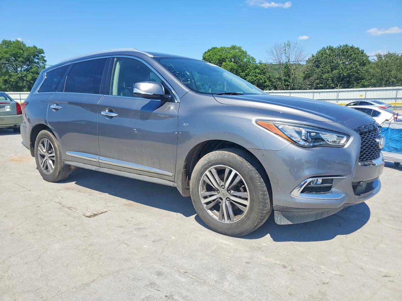 INFINITI Qx Luxe