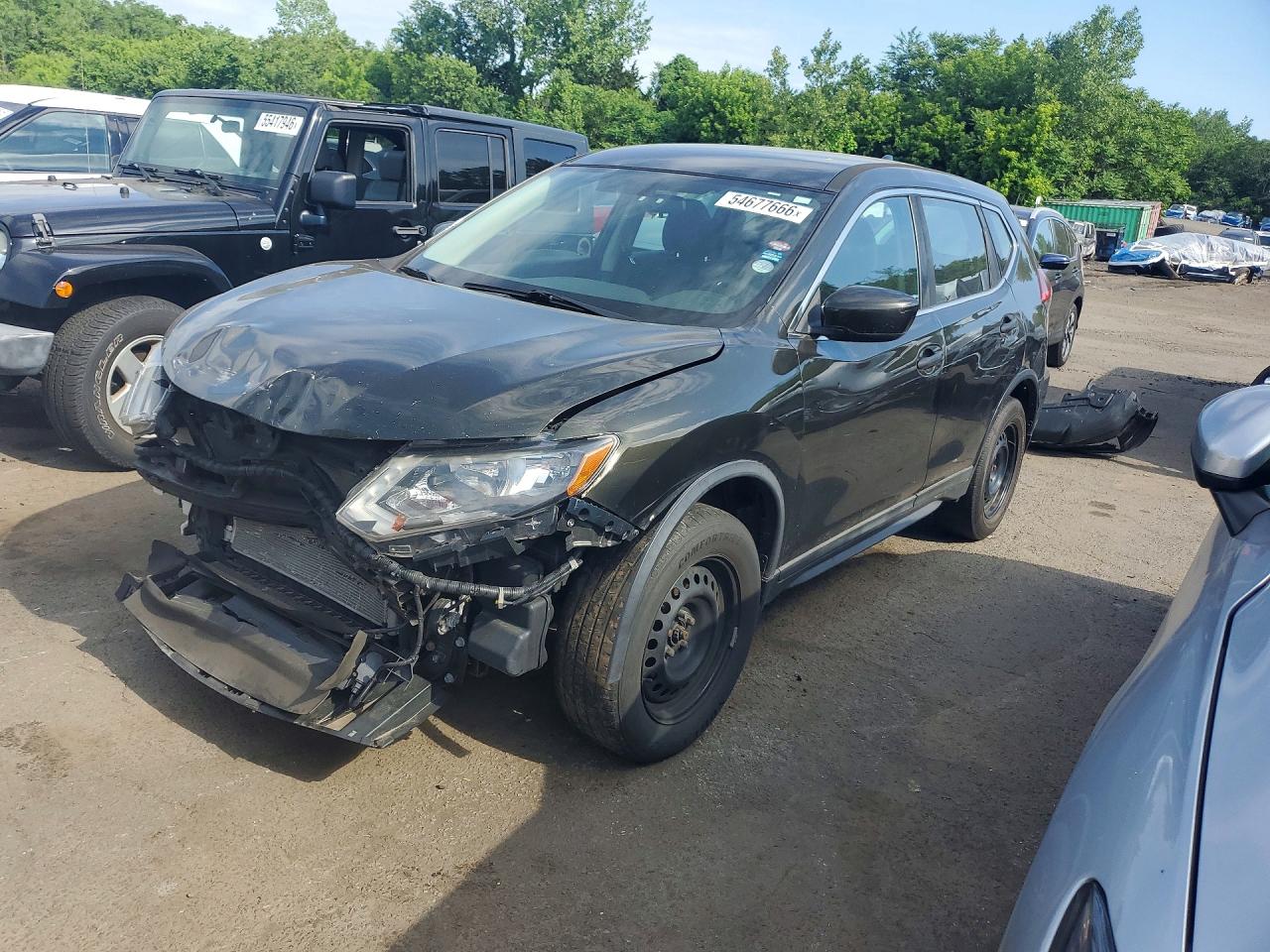 Salvage Nissan Rogue Image
