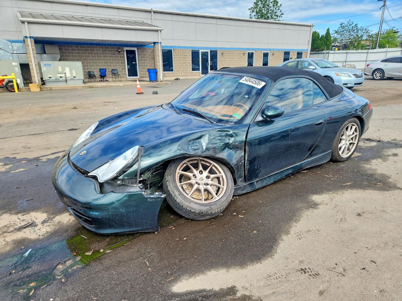 Salvage Porsche 911 Image