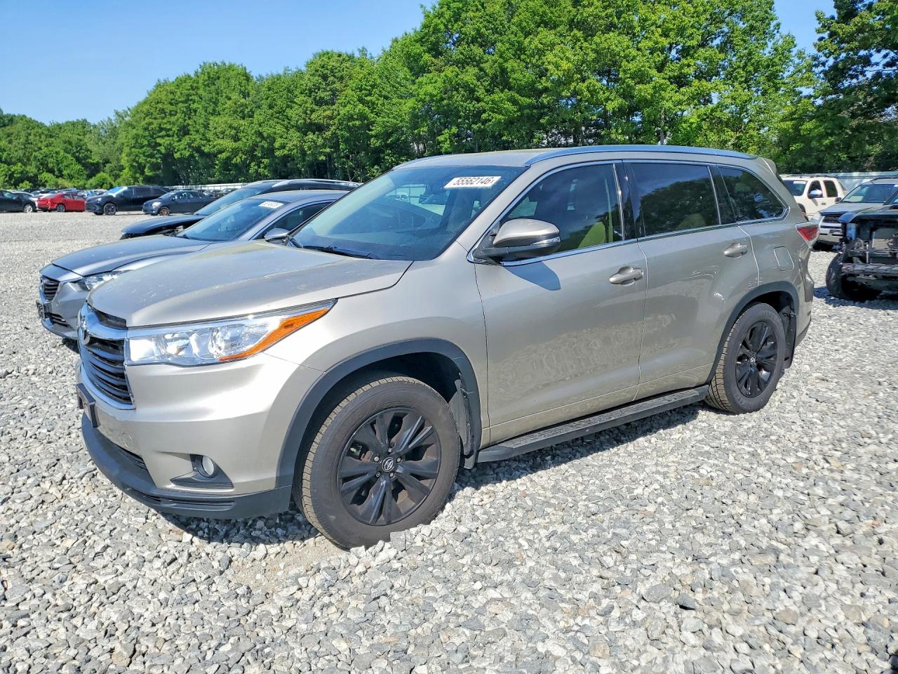 Salvage Toyota Highlander Image
