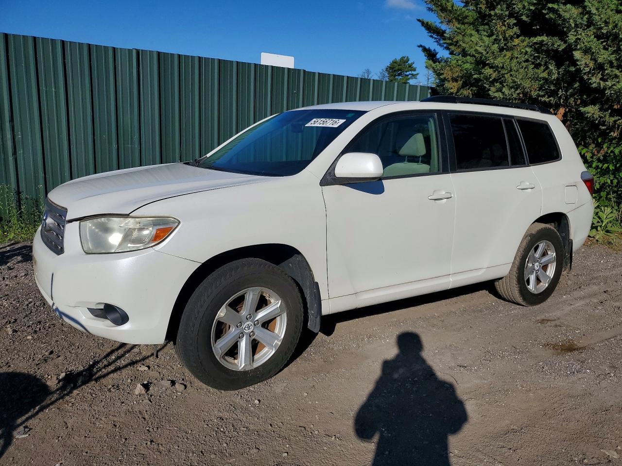 Salvage Toyota Highlander Image