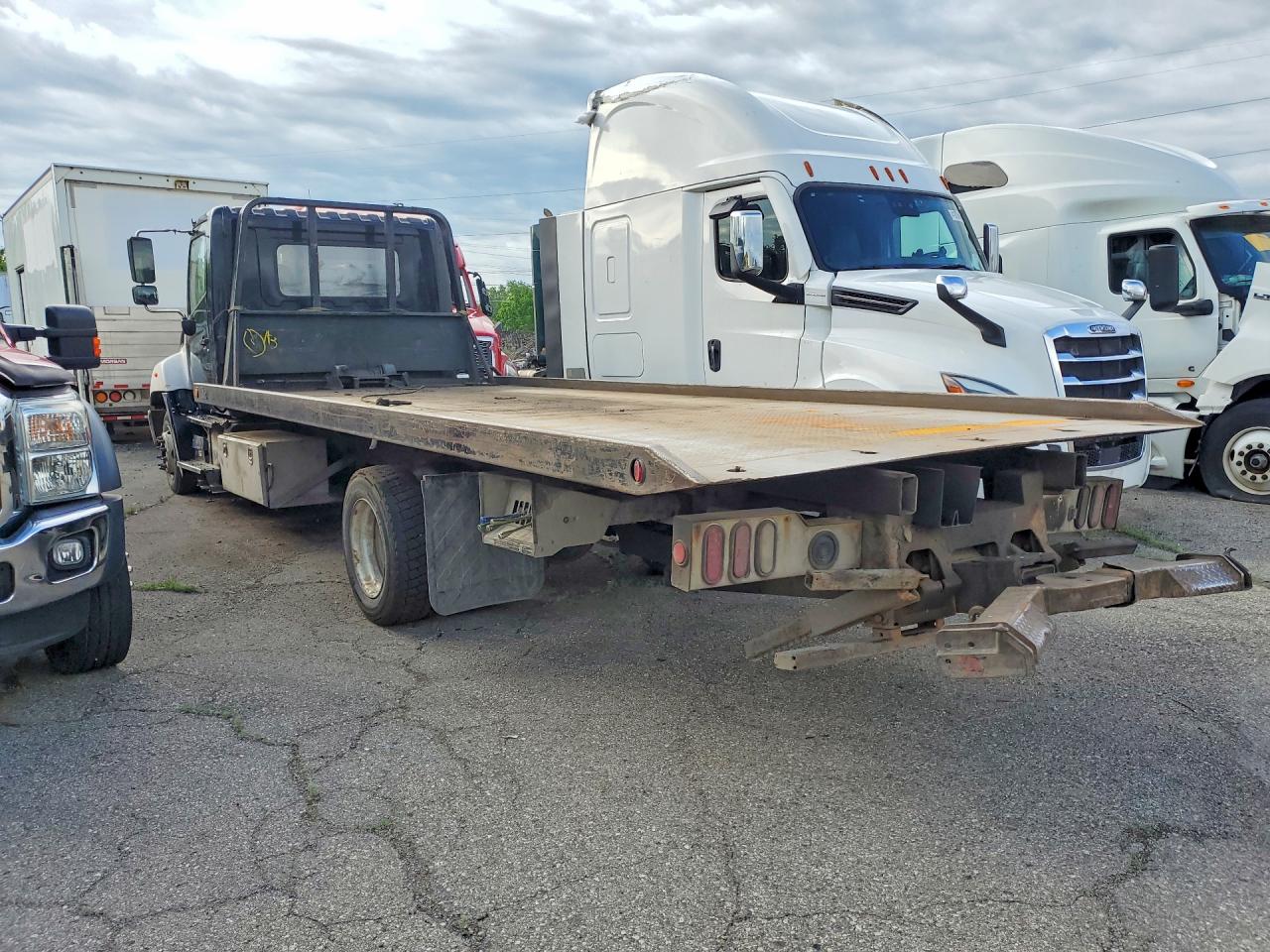 Hino 198 258 26