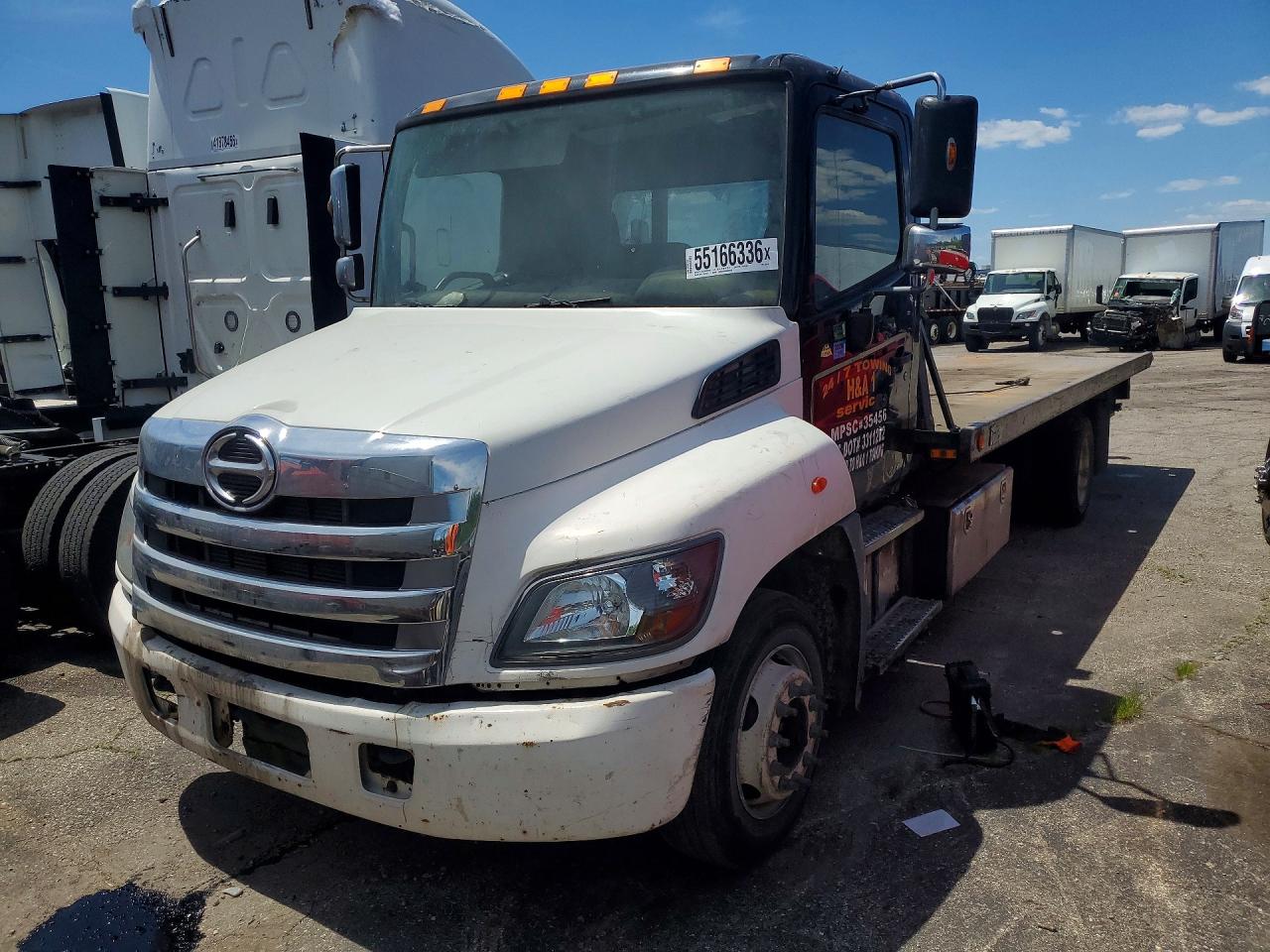 Salvage Hino 198 258 26 Image