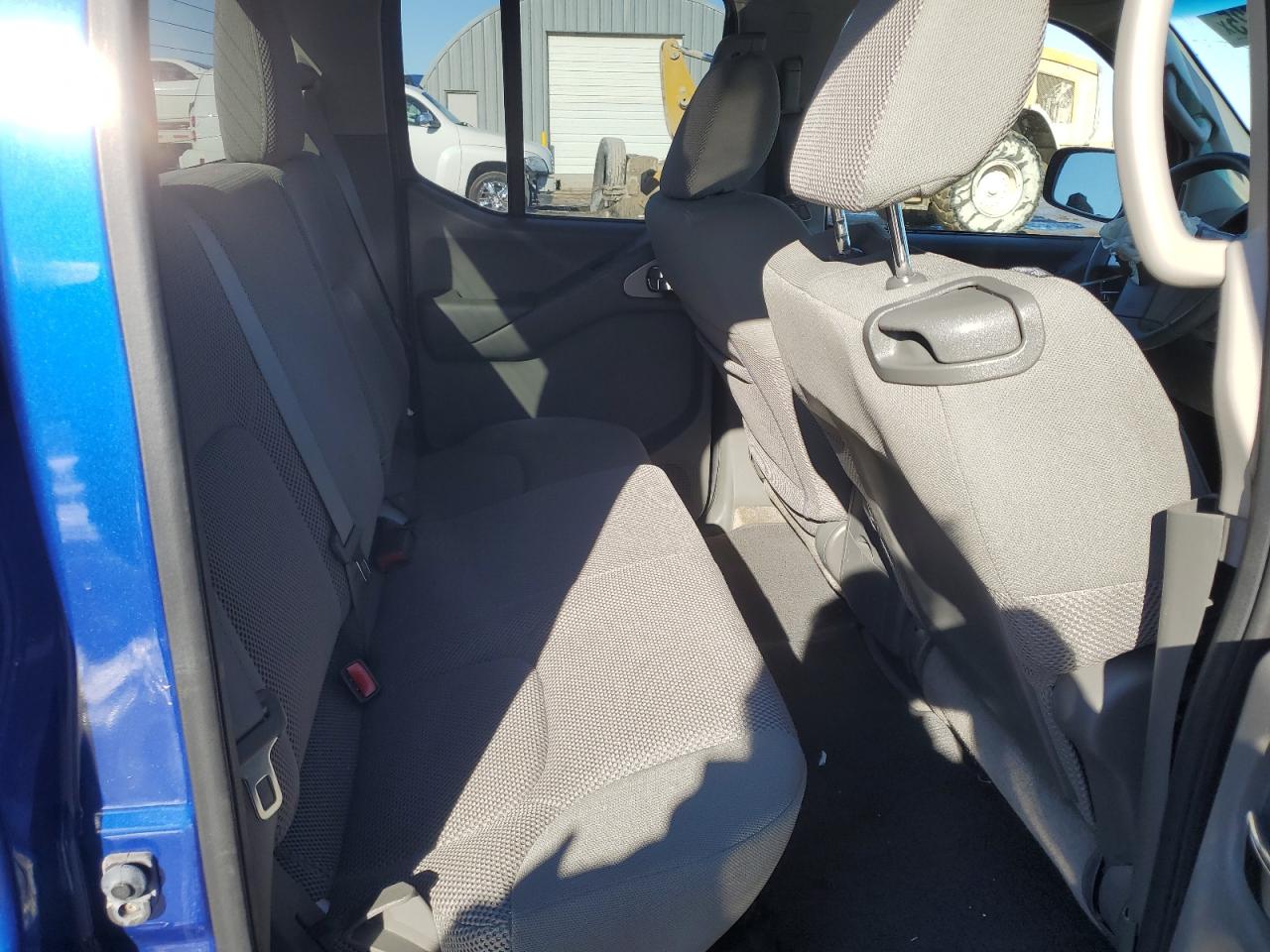 Nissan Frontier S