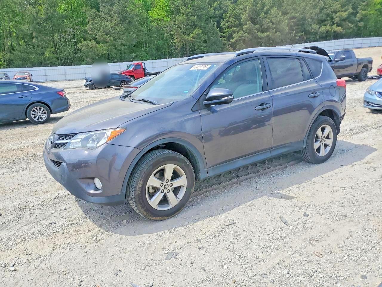 Salvage Toyota RAV4 Image
