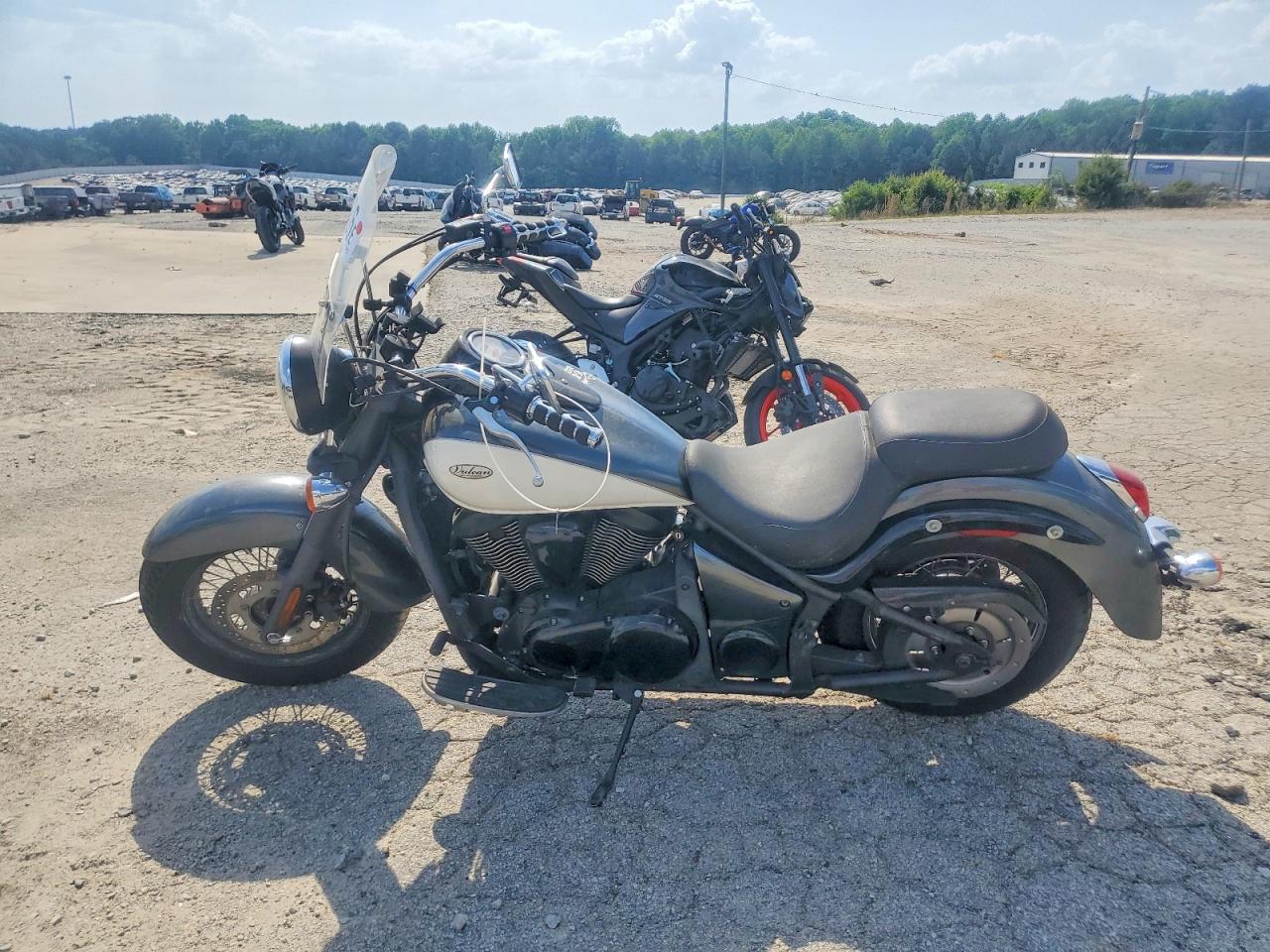 Kawasaki Vulcan 900 B