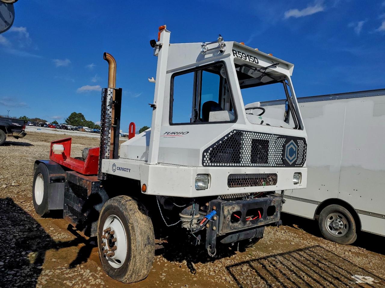 Salvage Capacity Yard Truck Image