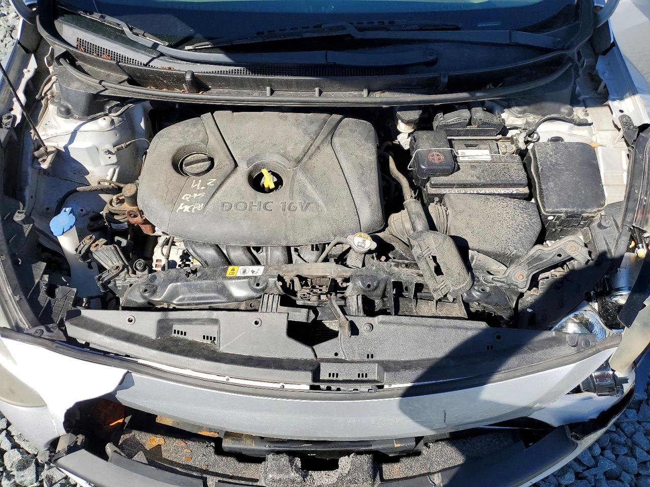 Hyundai ELANTRA Base