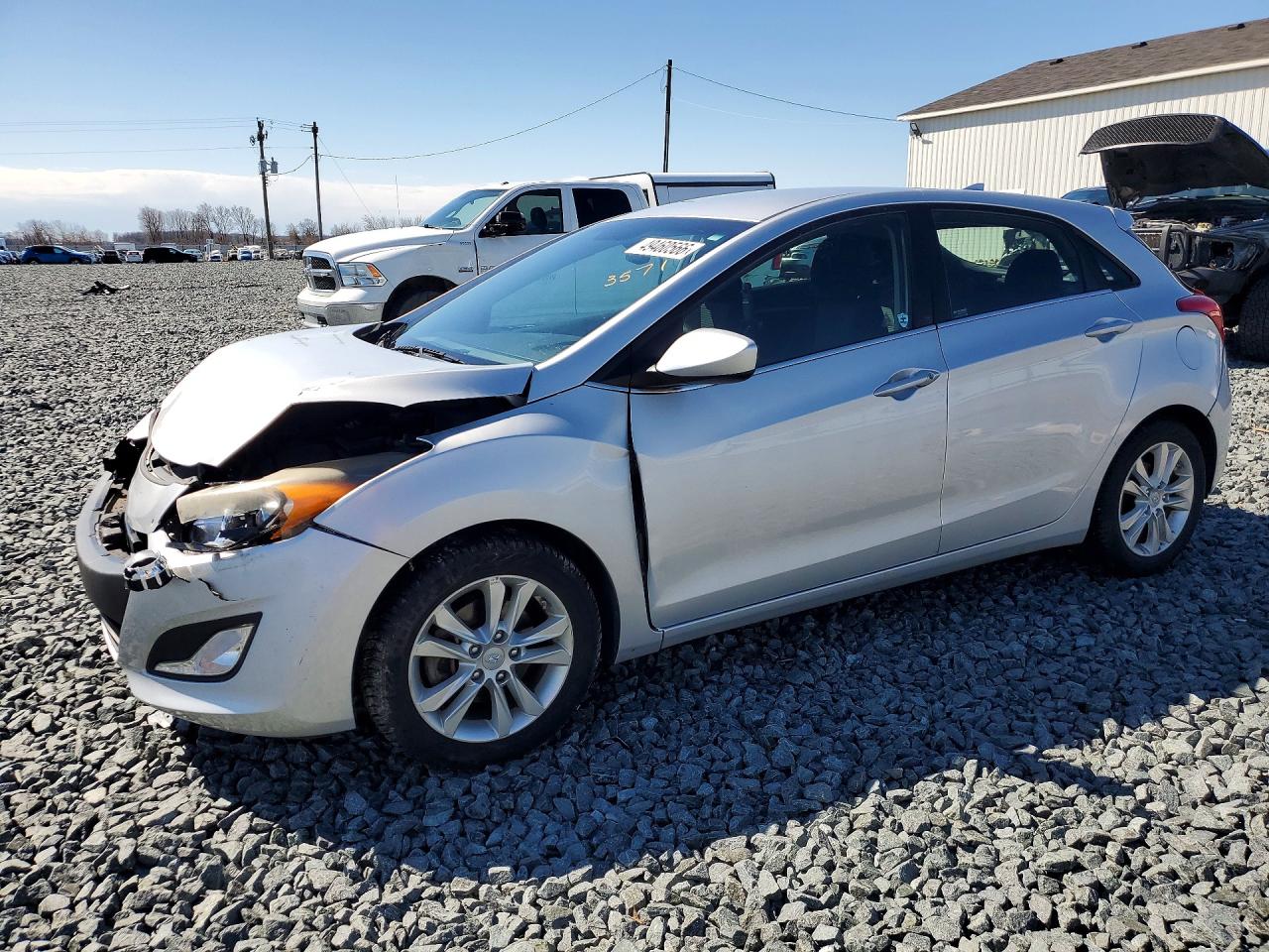 Salvage Hyundai ELANTRA Image
