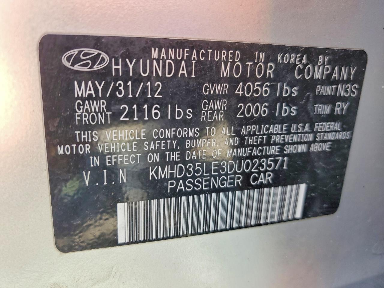 Hyundai ELANTRA Base