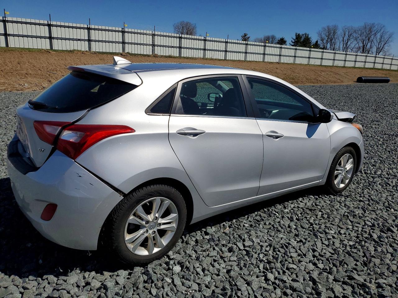 Hyundai ELANTRA Base