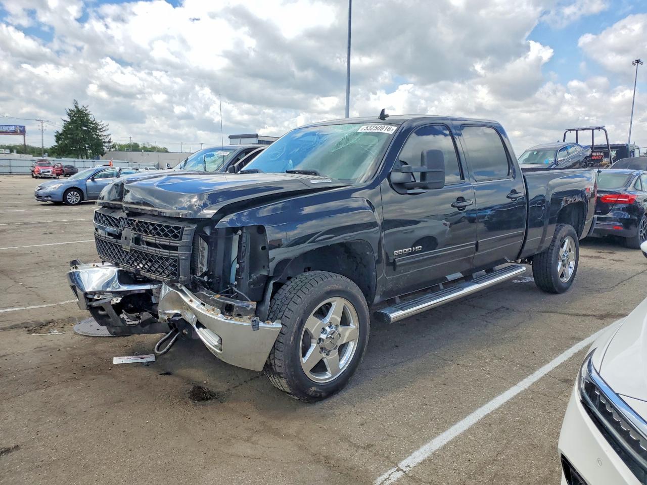 Salvage Chevrolet Silverado Image