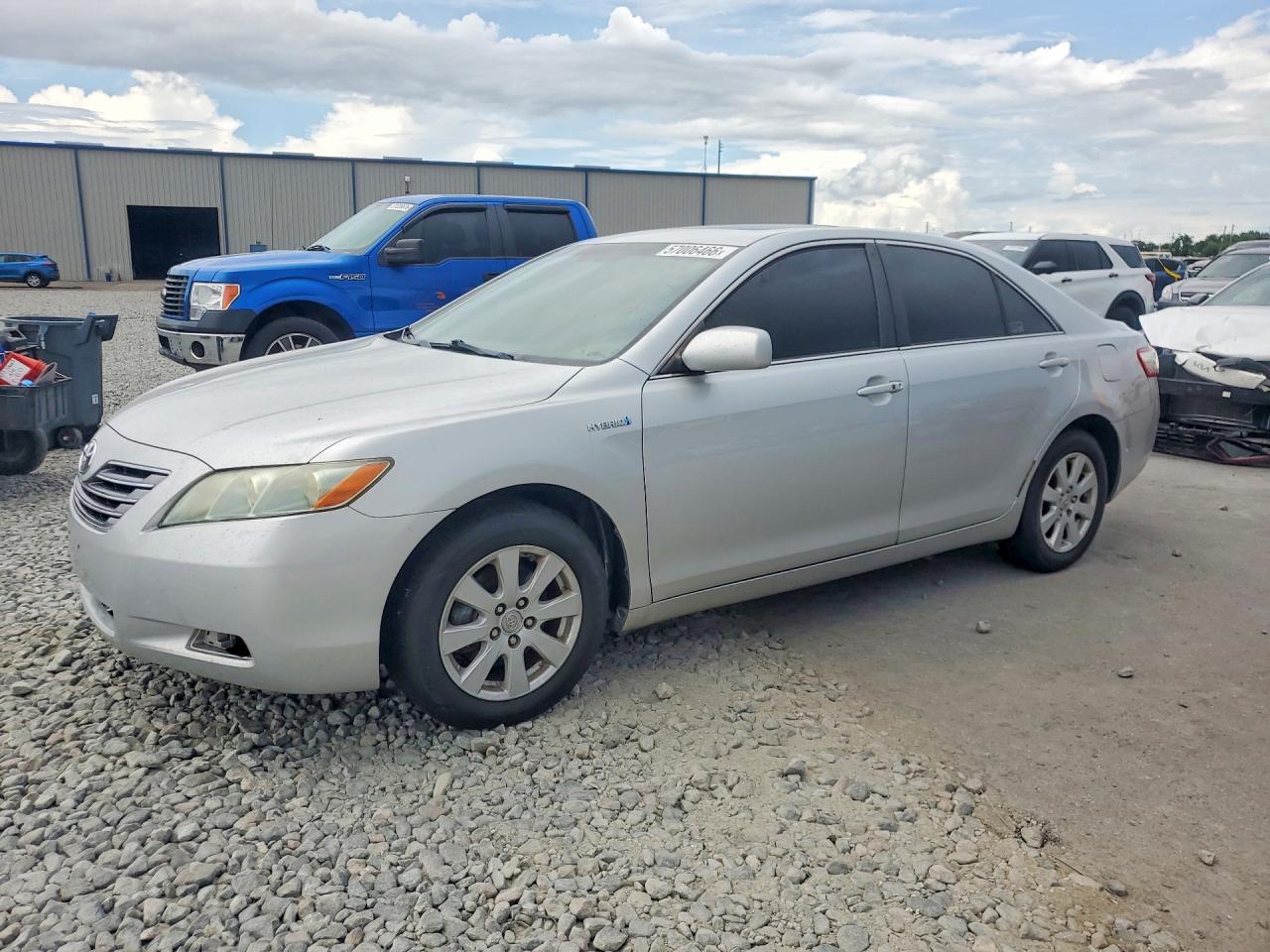 Salvage Toyota Camry Image